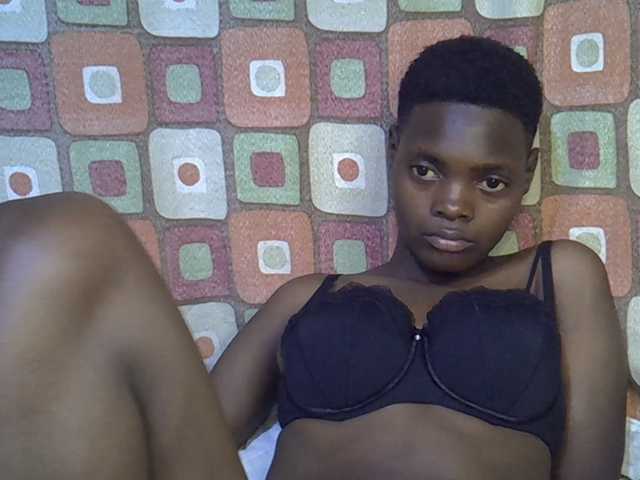 Slender-kerry live cam on BongaCams