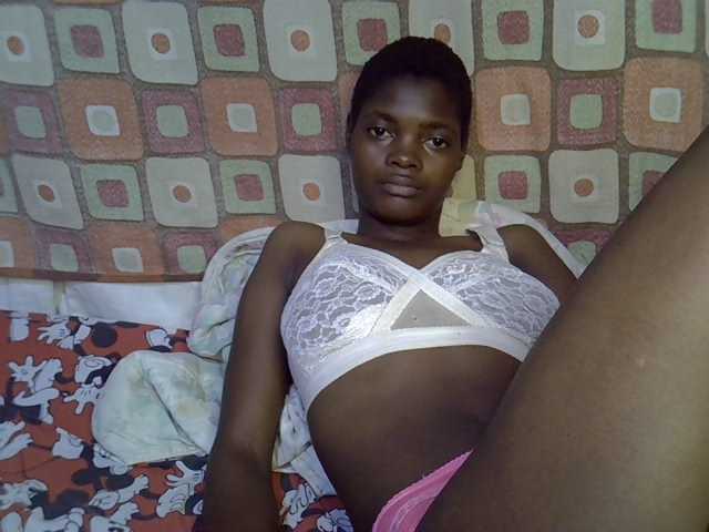 Slender-kerry live cam on BongaCams