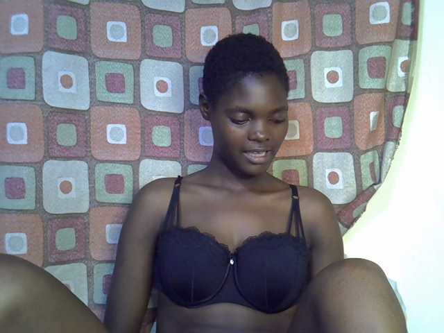 Slender-kerry live cam on BongaCams