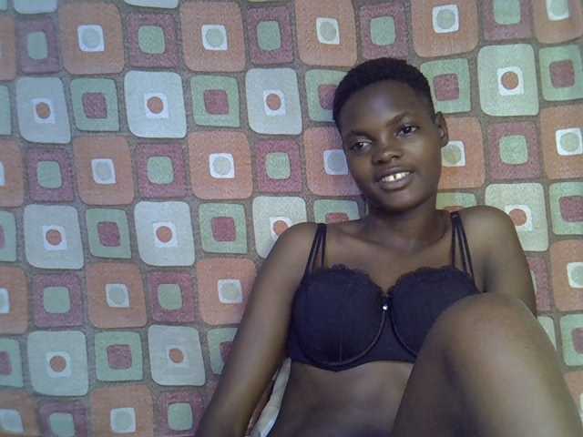 Slender-kerry live cam on BongaCams