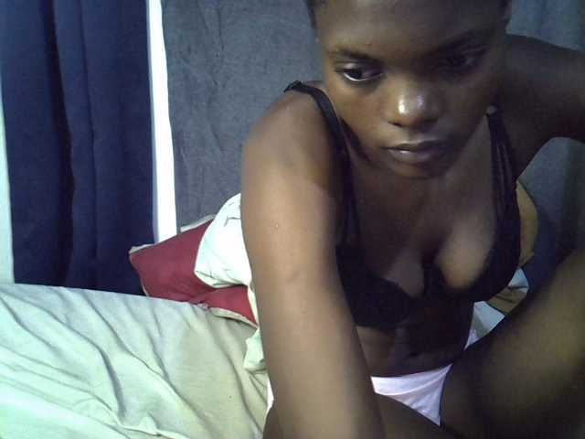 Slender-kerry live cam on BongaCams