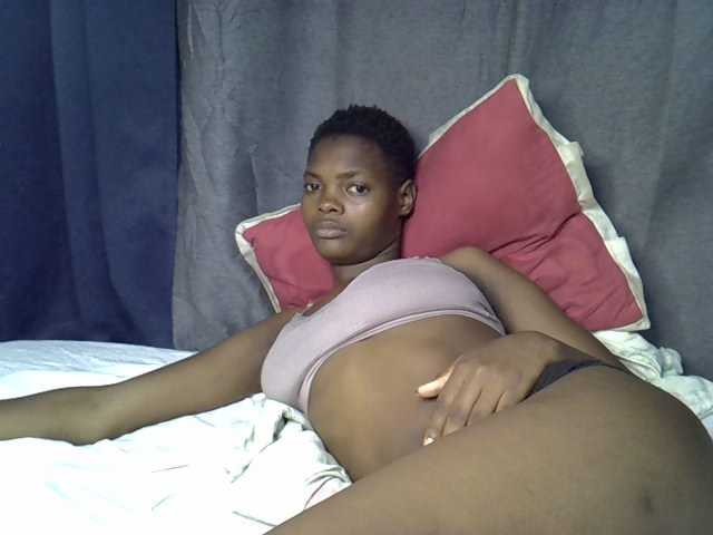 Slender-kerry live cam on BongaCams