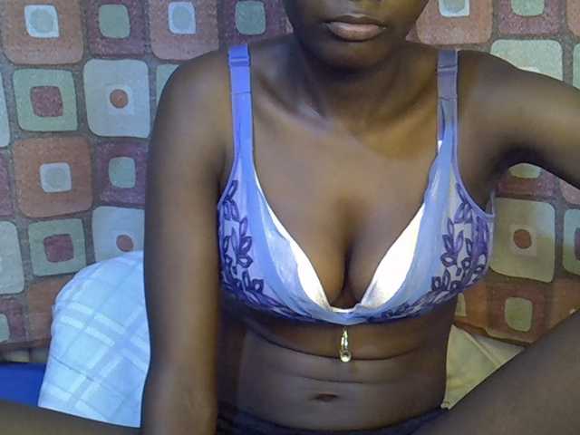 Slender-kerry live cam on BongaCams