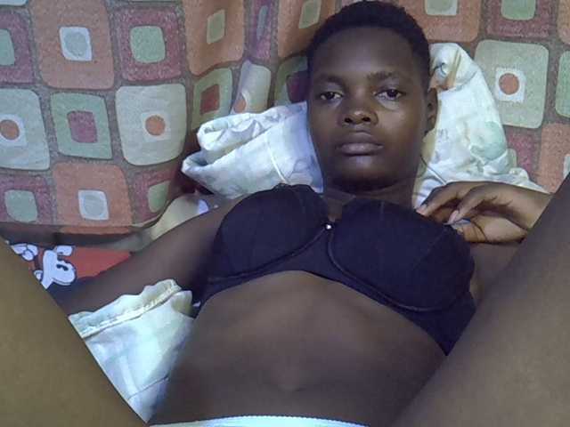 Slender-kerry live cam on BongaCams