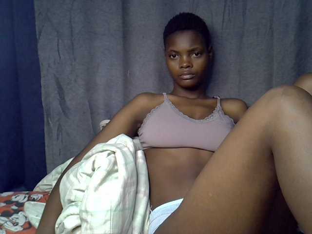 Slender-kerry live cam on BongaCams