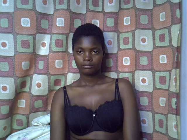 Slender-kerry live cam on BongaCams