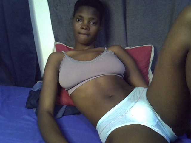 Slender-kerry live cam on BongaCams