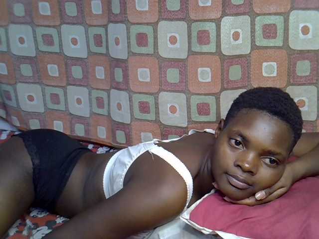 Slender-kerry live cam on BongaCams