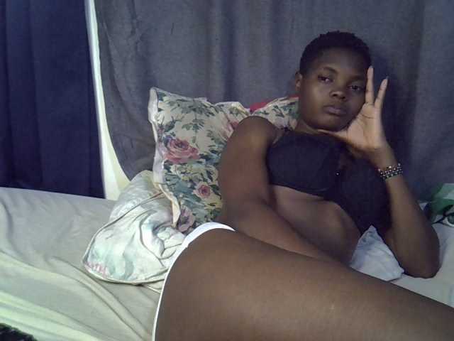 Slender-kerry live cam on BongaCams