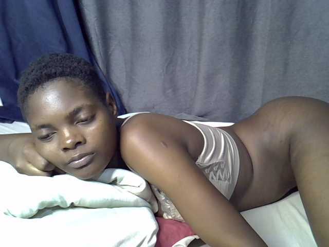Slender-kerry live cam on BongaCams