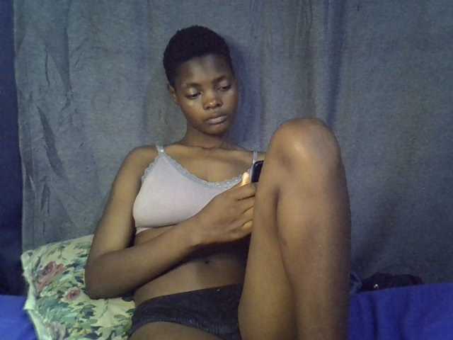 Slender-kerry live cam on BongaCams