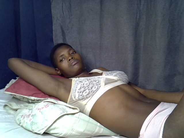 Slender-kerry live cam on BongaCams