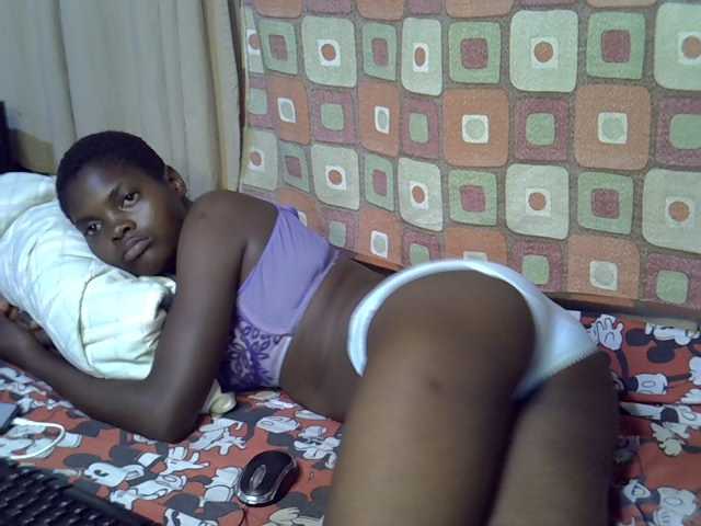 Slender-kerry live cam on BongaCams