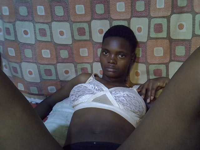 Slender-kerry live cam on BongaCams