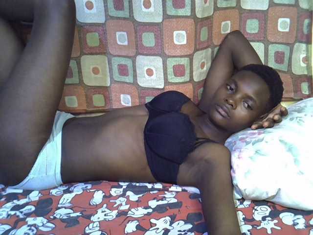 Slender-kerry live cam on BongaCams