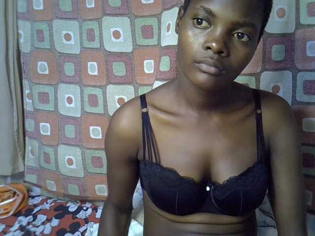 Slender-kerry live cam on BongaCams