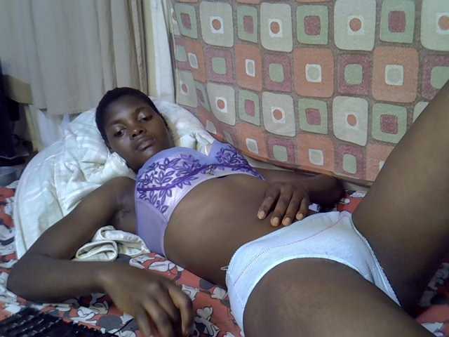 Slender-kerry live cam on BongaCams