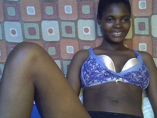 Slender-kerry live cam on BongaCams