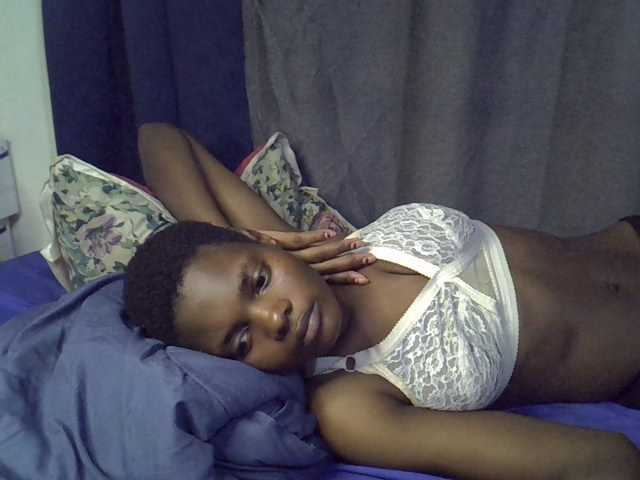 Slender-kerry live cam on BongaCams