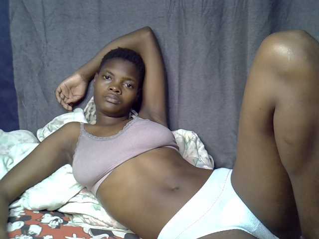Slender-kerry live cam on BongaCams