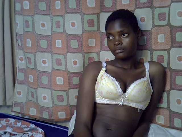 Slender-kerry live cam on BongaCams