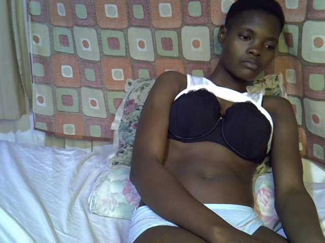 Slender-kerry live cam on BongaCams