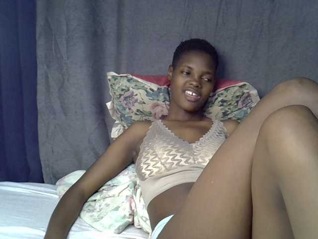 Slender-kerry live cam on BongaCams