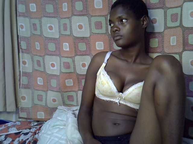 Slender-kerry live cam on BongaCams