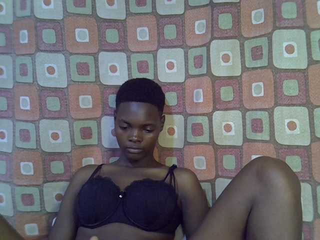 Slender-kerry live cam on BongaCams