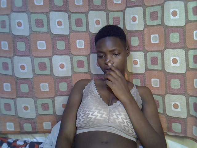Slender-kerry live cam on BongaCams