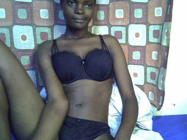 Slender-kerry live cam on BongaCams
