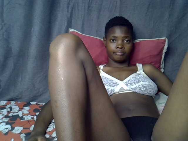 Slender-kerry live cam on BongaCams