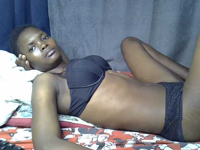Slender-kerry live cam on BongaCams