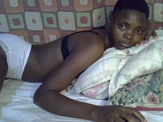 Slender-kerry live cam on BongaCams