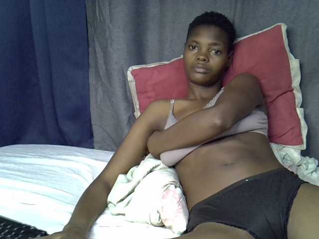 Slender-kerry live cam on BongaCams
