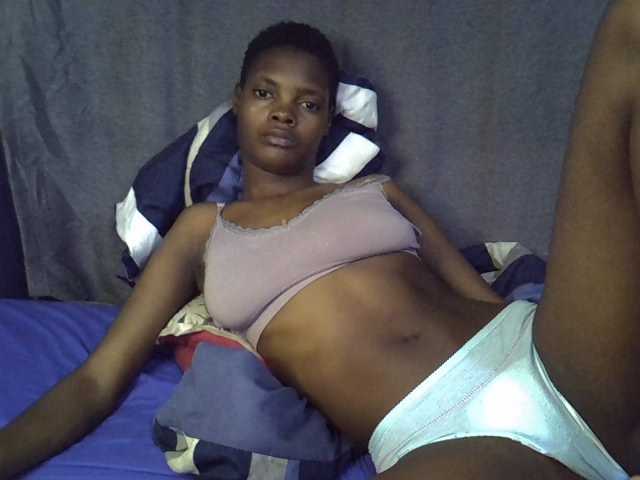 Slender-kerry, en vivo ahora en BongaCams