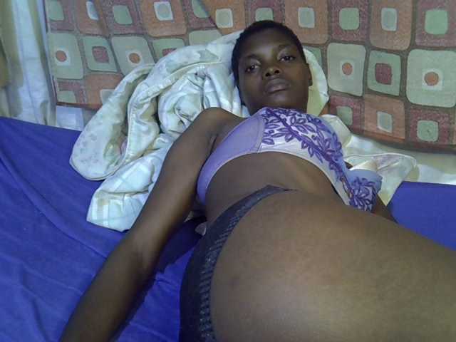Slender-kerry live cam on BongaCams