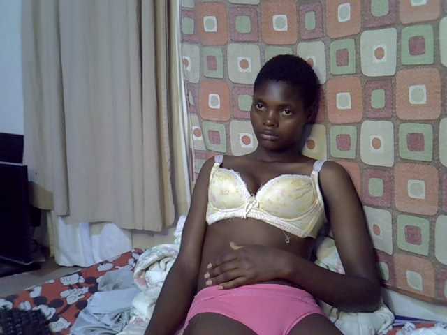 Slender-kerry live cam on BongaCams
