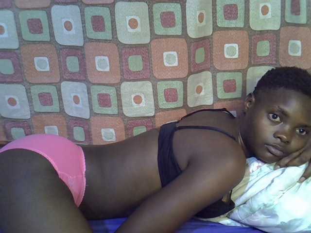 Slender-kerry live cam on BongaCams