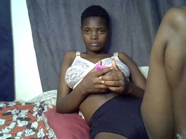Slender-kerry live cam on BongaCams
