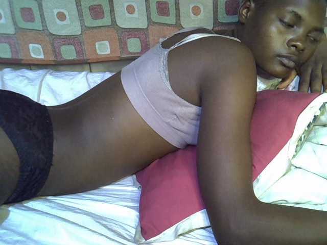 Slender-kerry live cam on BongaCams
