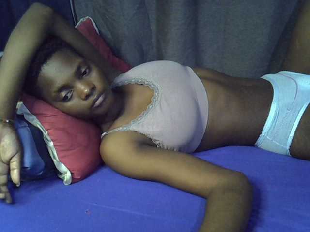 Slender-kerry live cam on BongaCams
