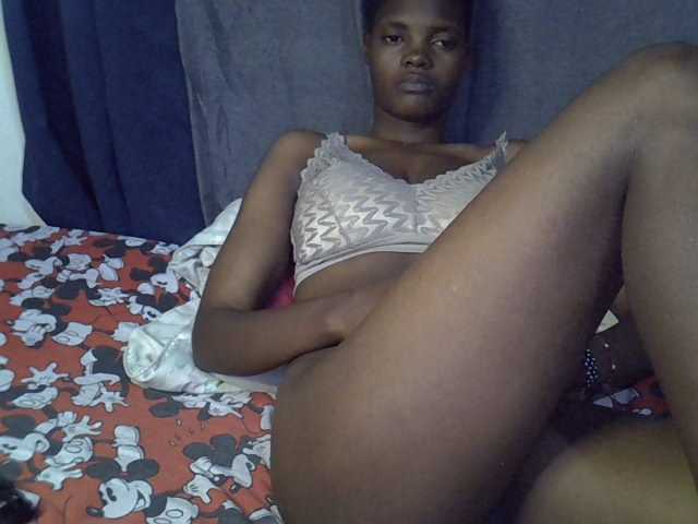 Slender-kerry live cam on BongaCams