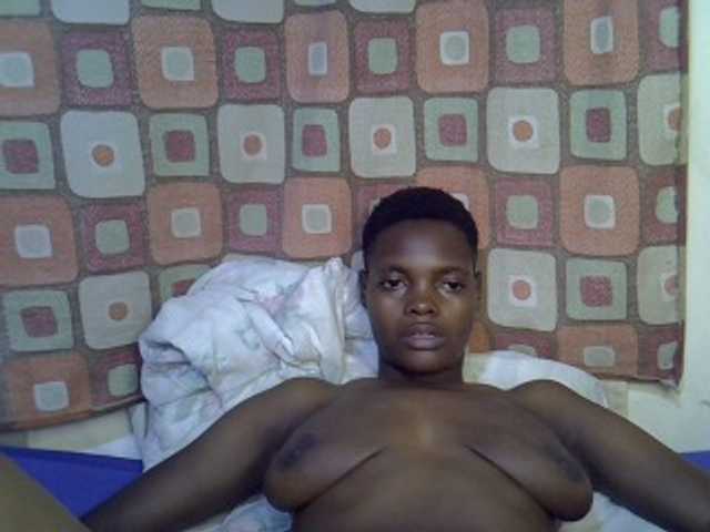Slender-kerry live cam on BongaCams