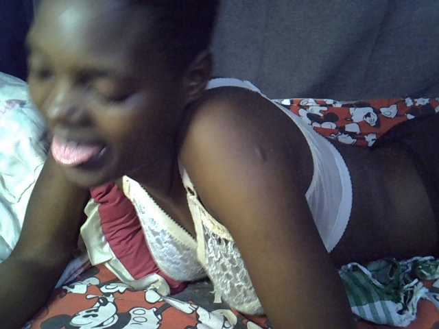 Slender-kerry live cam on BongaCams