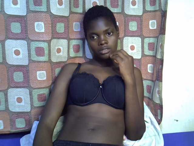 Slender-kerry live cam on BongaCams