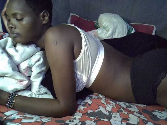 Slender-kerry live cam on BongaCams