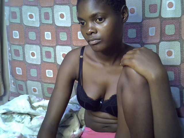Slender-kerry live cam on BongaCams