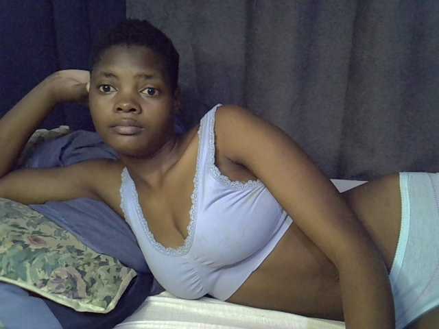 Slender-kerry live cam on BongaCams