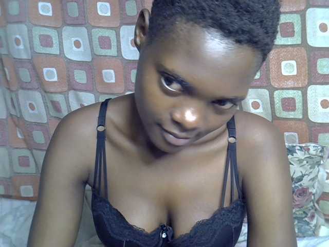 Slender-kerry live cam on BongaCams
